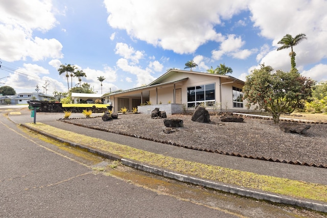 1646 Oneawa Pl, Hilo, HI 96720 - view of front of property with stucco siding