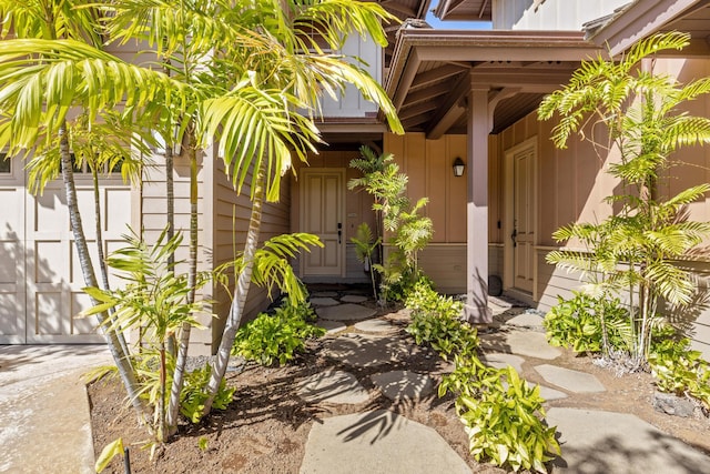 68-1118 N Kaniku Dr Unit 2104, Kamuela, HI 96743 - doorway to property with board and batten siding