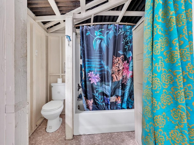 87-1081 Haleili Rd, Captain Cook, HI 96704 - full bathroom with toilet and shower / bath combo with shower curtain
