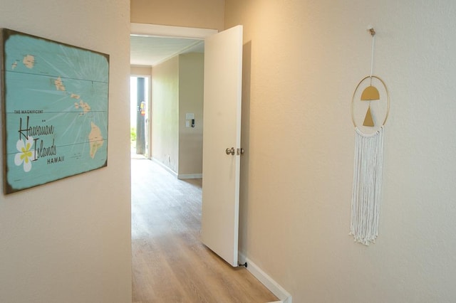 3920 Wyllie Rd Unit 9A, Princeville, HI 96722 - hall featuring light wood finished floors and baseboards
