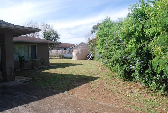 73-4337 Palanehe Pl, Kailua-Kona, HI 96740 - view of grassy yard featuring a storage unit