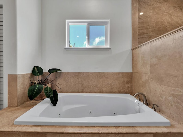 64-721 Keaka Kea Pl, Kamuela, HI 96743 - bathroom with a jetted tub