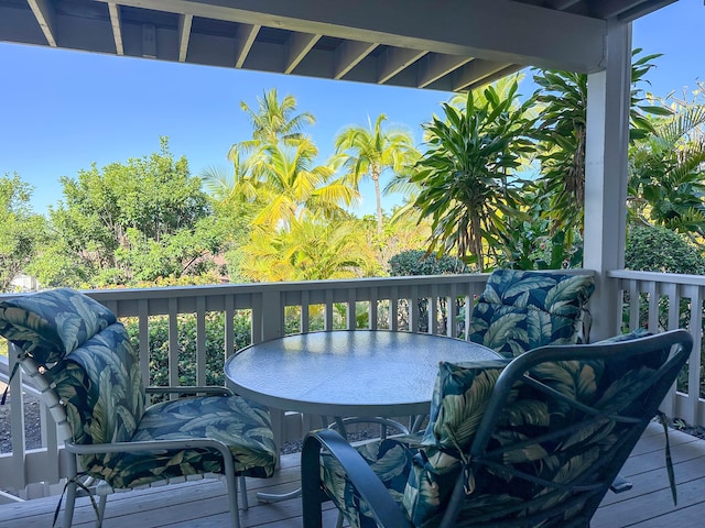 78-7039 Kamehameha Iii Rd Unit 25, Kailua-Kona, HI 96740 - wooden terrace featuring outdoor dining space