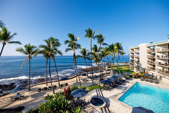 75-6106 Alii Dr Unit 311, Kailua-Kona, HI 96740 - community pool featuring view of water and beach and a patio area