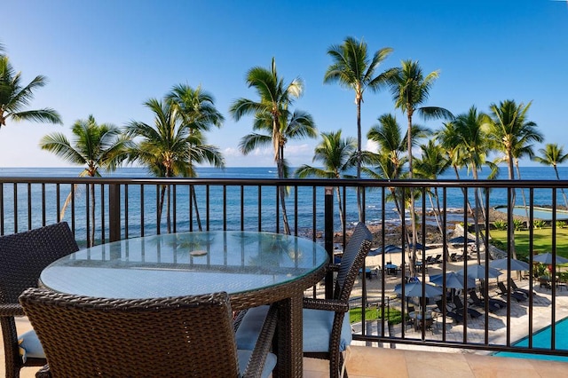75-6106 Alii Dr Unit 311, Kailua-Kona, HI 96740 - balcony with outdoor dining space and a water view