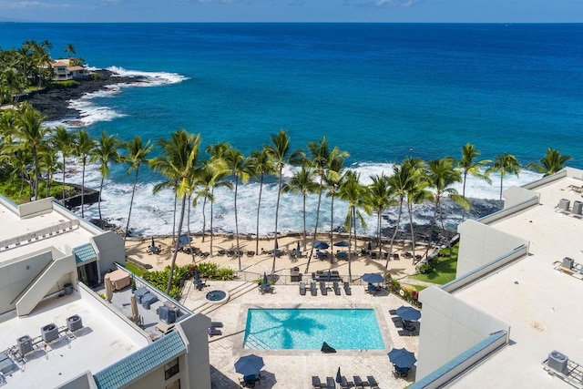 75-6106 Alii Dr Unit 311, Kailua-Kona, HI 96740 - aerial view of a large body of water and a pool