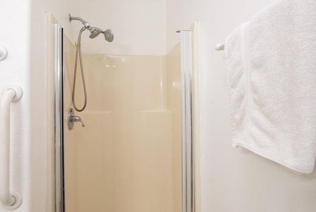 13-3638 Kumakahi St, Pahoa, HI 96778 - bathroom featuring a stall shower