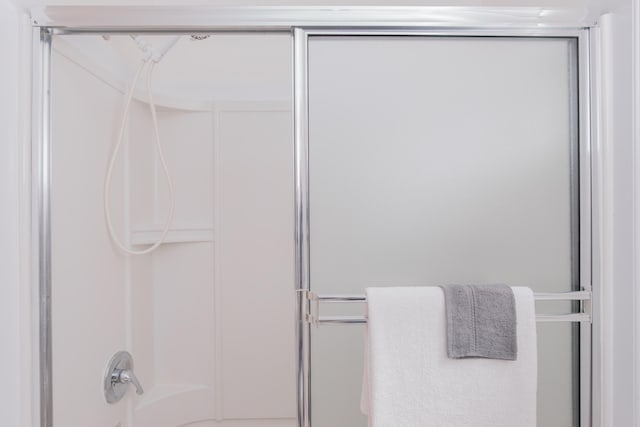 13-3638 Kumakahi St, Pahoa, HI 96778 - bathroom featuring enclosed tub / shower combo