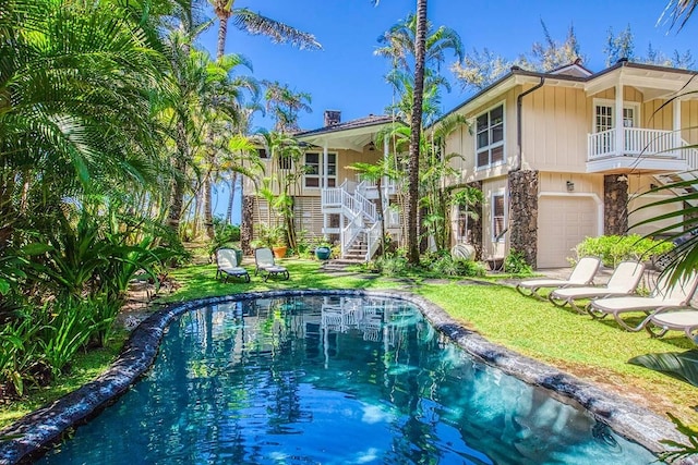 7324 Alealea Rd, Hanalei, HI 96714 - outdoor pool with stairway and a yard