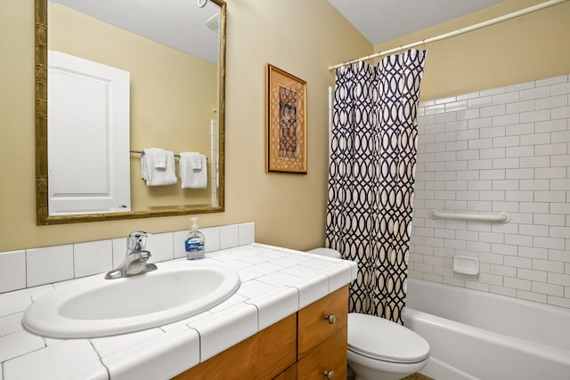 4771 Pepelani Lp Unit 1521, Princeville, HI 96722 - bathroom with vanity, toilet, and shower / tub combo