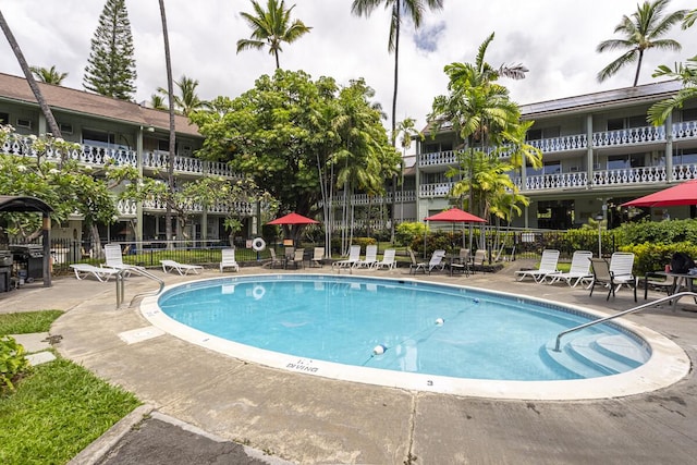 75-5776 Kuakini Hwy Unit 335, Kailua-Kona, HI 96740 - community pool with a patio area
