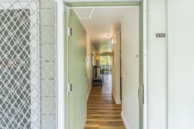 75-5776 Kuakini Hwy Unit 335, Kailua-Kona, HI 96740 - hall featuring wood finished floors and baseboards