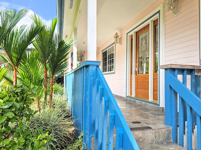 726-A Waianuenue Ave, Hilo, HI 96720 - view of exterior entry featuring a porch