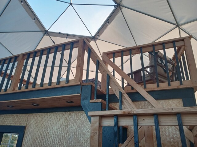 16-1896 Uhini Ana Rd, Mountain View, HI 96760 - view of staircase