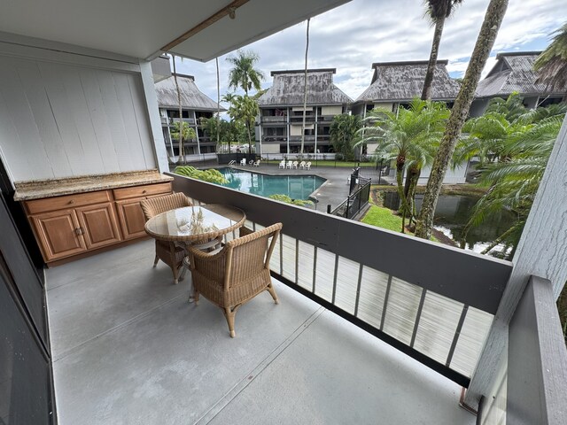 400 Hualani St Unit 2207, Hilo, HI 96720 - balcony with view of pool