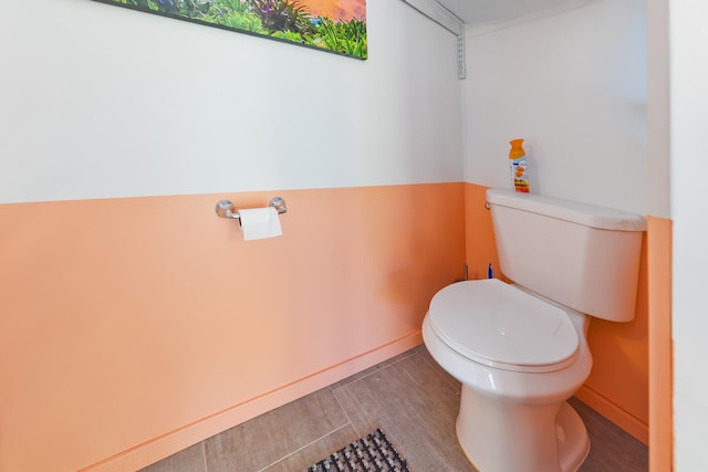 15-2000 5th Ave, Keaau, HI 96749 - bathroom featuring toilet, baseboards, and wood finished floors