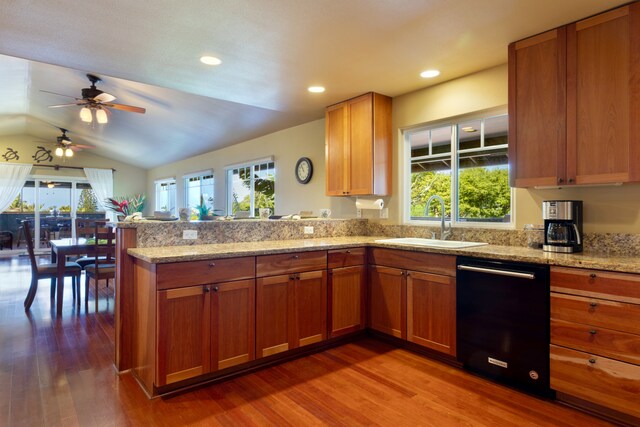 68-3744 Ua Noe Pl, Waikoloa, HI 96738 - kitchen with dishwasher, a sink, a peninsula, wood finished floors, and vaulted ceiling