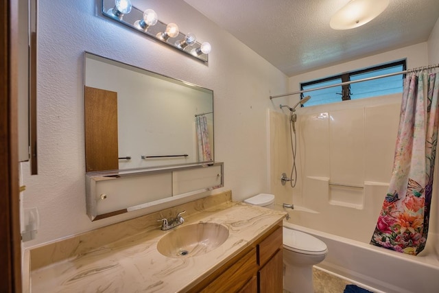 15-1429 23rd Ave, Keaau, HI 96749 - full bath featuring toilet, vanity, shower / bathtub combination with curtain, and a textured ceiling