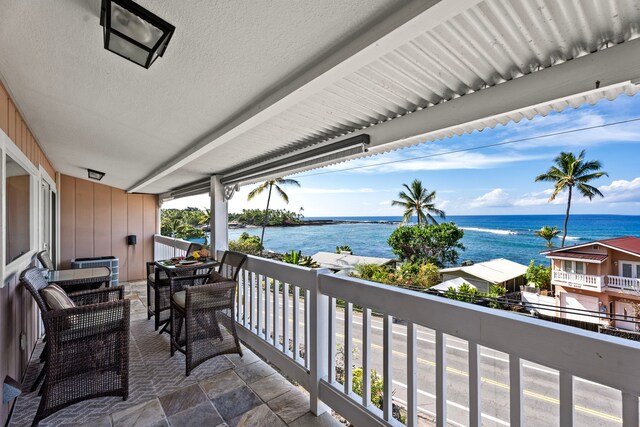 78-6665 Alii Dr Unit 302, Kailua-Kona, HI 96740 - balcony featuring a water view