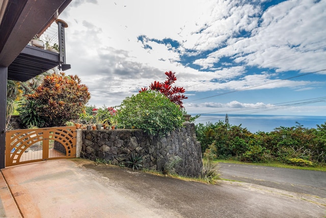87-3188 Boki Rd, Captain Cook, HI 96704 - view of patio featuring a gate