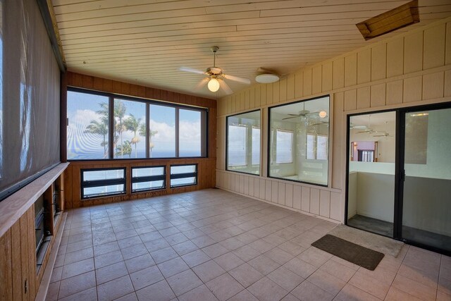 36-2335 Old Mamalahoa Hwy, Laupahoehoe, HI 96764 - unfurnished sunroom with a ceiling fan