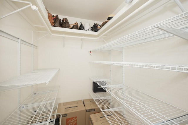 15-1798 20th Ave, Keaau, HI 96749 - view of walk in closet