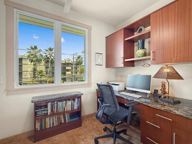 75-5952 Alii Dr, Kailua-Kona, HI 96740 - office space featuring built in study area