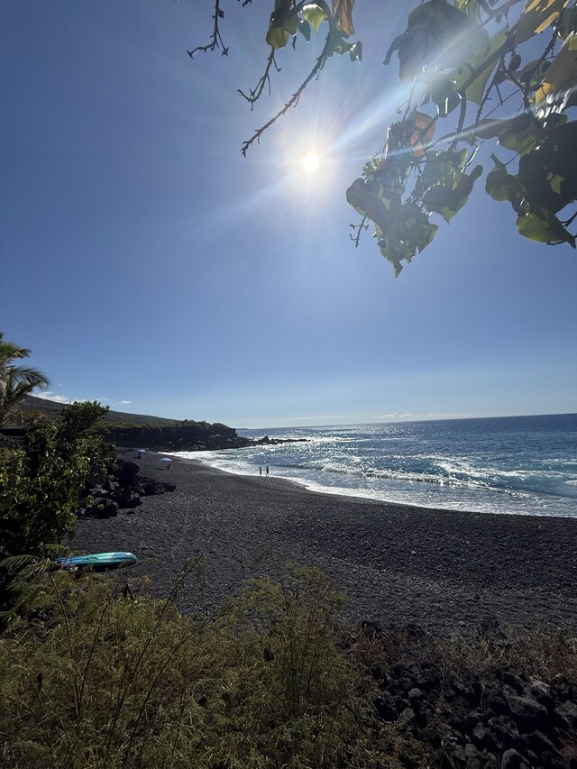 Ea Rd, Captain Cook, HI 96704