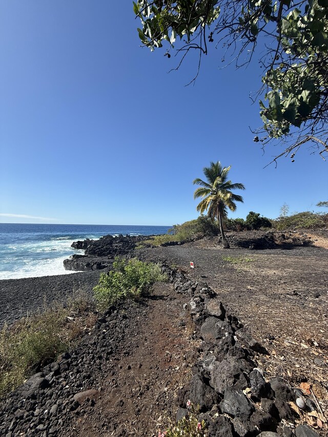 Ea Rd, Captain Cook, HI 96704