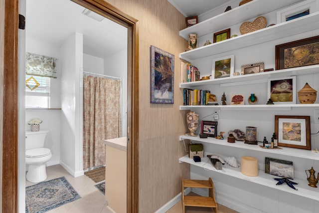 64-5270 Hoohoa St, Kamuela, HI 96743 - corridor featuring light tile patterned floors and baseboards