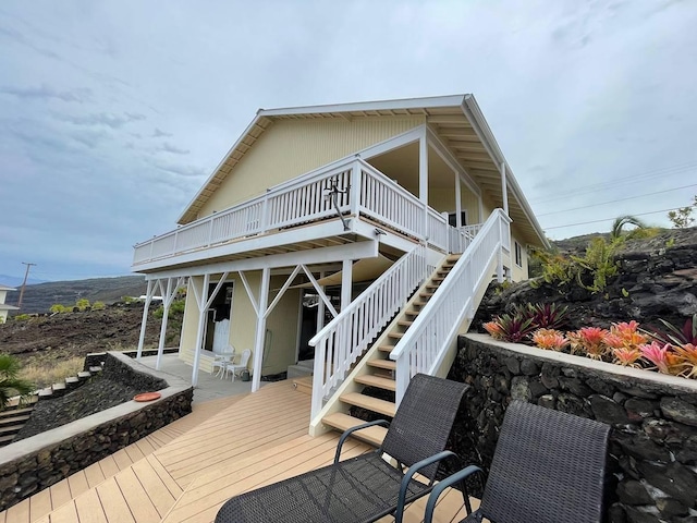 88-1978 Milolii Rd, Captain Cook, HI 96704 - wooden terrace with stairs and a patio area
