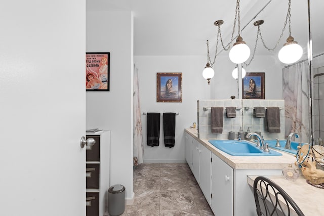 15-1913 Beach Rd, Keaau, HI 96749 - bathroom featuring vanity and curtained shower