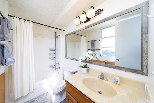 84 Pukihae St Unit 1106, Hilo, HI 96720 - bathroom with vanity, shower / tub combo, toilet, and a textured ceiling