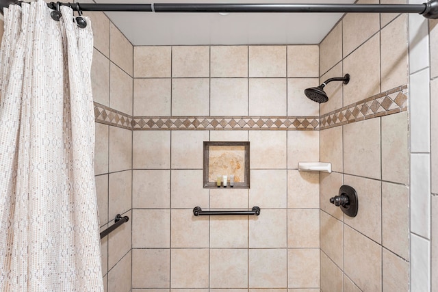 75-5719 Kona Plz Unit 203, Kailua-Kona, HI 96740 - bathroom with tiled shower