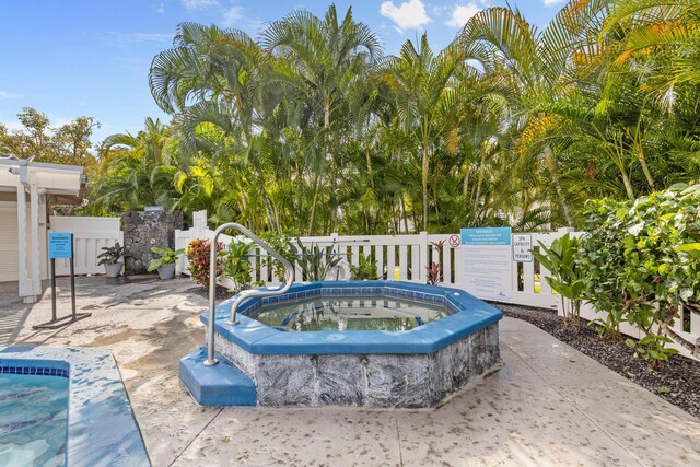 75-6081 Alii Dr Unit V106, Kailua-Kona, HI 96740 - view of pool featuring a hot tub