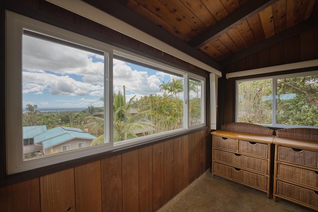 1559 Kilikina St, Hilo, HI 96720 - sunroom / solarium featuring vaulted ceiling