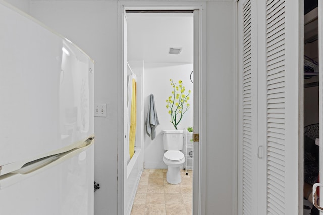 400 Hualani St Unit 1205, Hilo, HI 96720 - full bathroom featuring a closet, toilet, and tub / shower combination