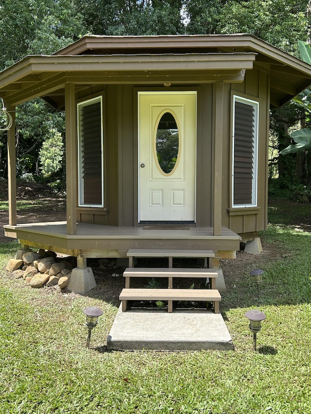 6670-G Kahuna Rd Unit 2, Kapaa, HI 96746 - entrance to property with board and batten siding
