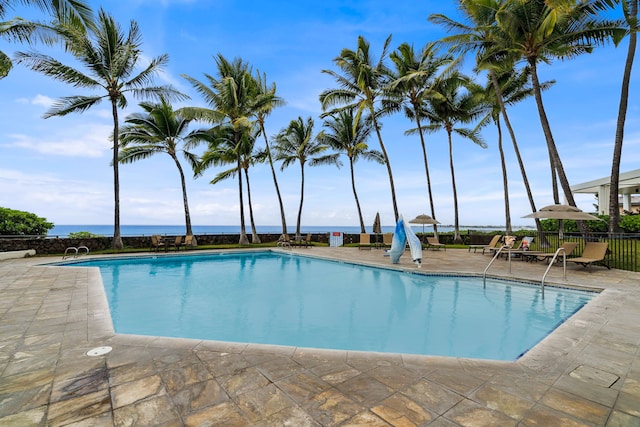 75-6040 Alii Dr Unit 504, Kailua-Kona, HI 96740 - community pool with a patio area