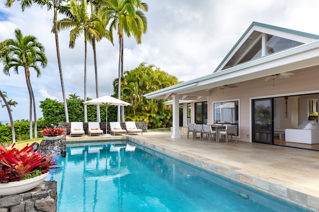 78-6846 Keaupuni St, Kailua-Kona, HI 96740 - outdoor pool featuring a patio, ceiling fan, outdoor lounge area, and outdoor dining area