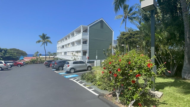 75-5680 Kuakini Hwy Unit 203, Kailua-Kona, HI 96740 - view of property with uncovered parking