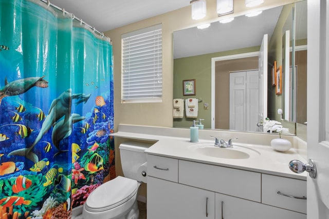 75-217 Nani Kailua Dr Unit 149, Kailua-Kona, HI 96740 - bathroom with vanity, toilet, and curtained shower