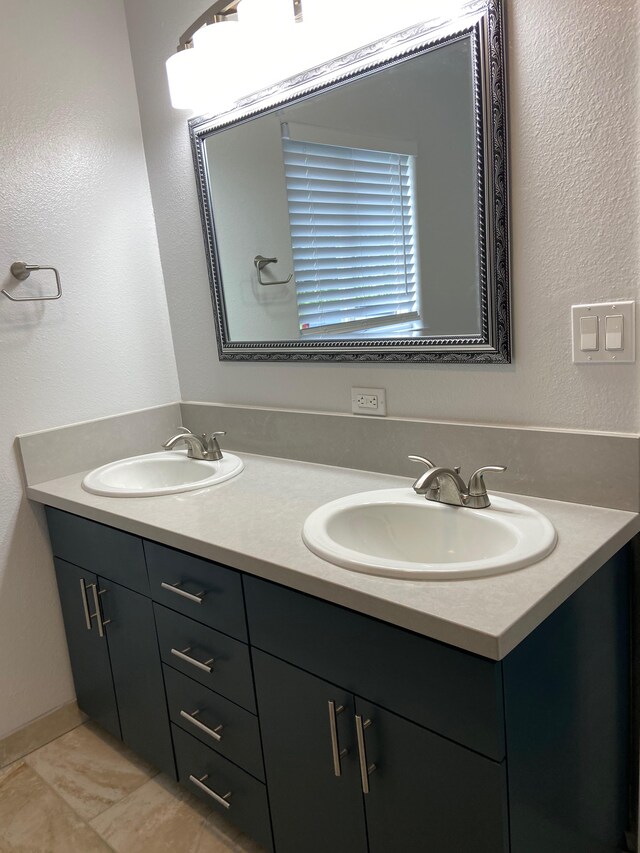 15-1509 22nd Ave, Keaau, HI 96749 - full bathroom with double vanity