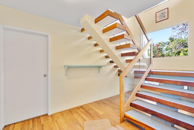 77-112 Nahale Pl, Kailua-Kona, HI 96740 - staircase featuring wood finished floors