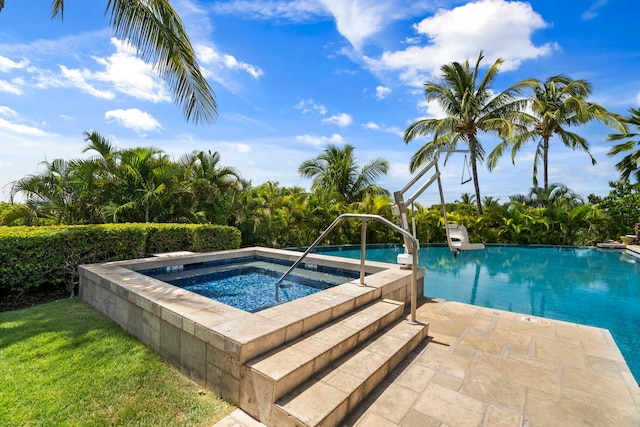 62-3600 Amaui Pl Unit F102, Kamuela, HI 96743 - swimming pool with an in-ground hot tub