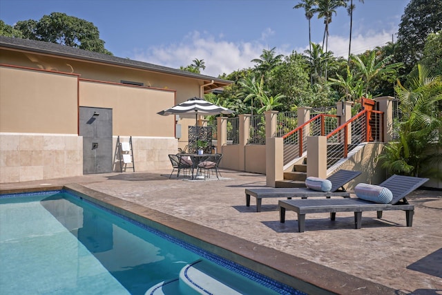 75-2620 Keopu Lani Rd, Holualoa, HI 96725 - view of swimming pool with a patio area