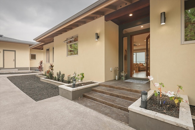 75-2620 Keopu Lani Rd, Holualoa, HI 96725 - property entrance featuring stucco siding