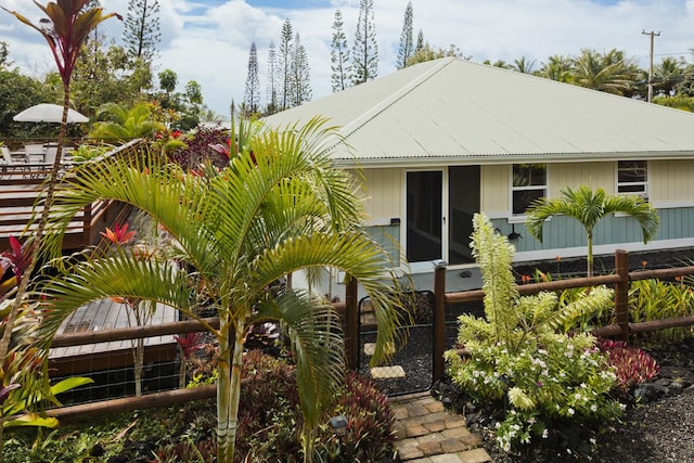 12-160 Moanauli Loop, Pahoa, HI 96778 - back of house featuring metal roof