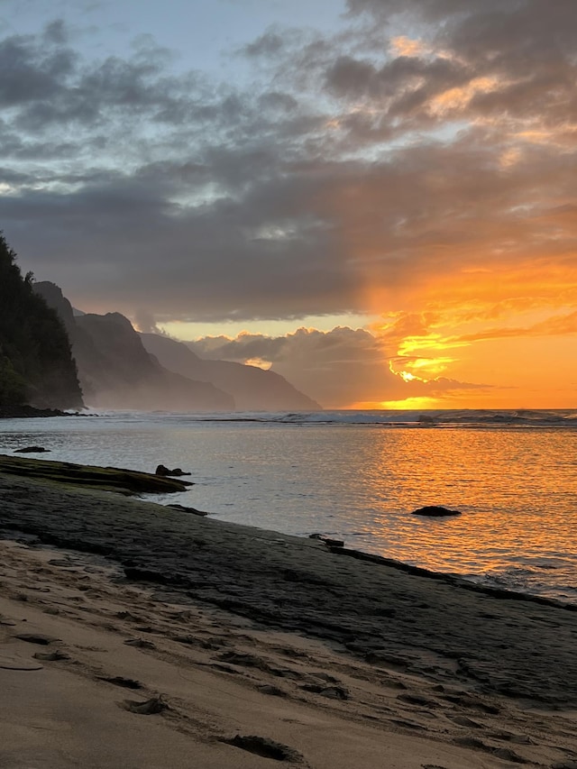 5-7330 Kuhio Hwy Unit B, Hanalei, HI 96714 - water view with a mountain backdrop