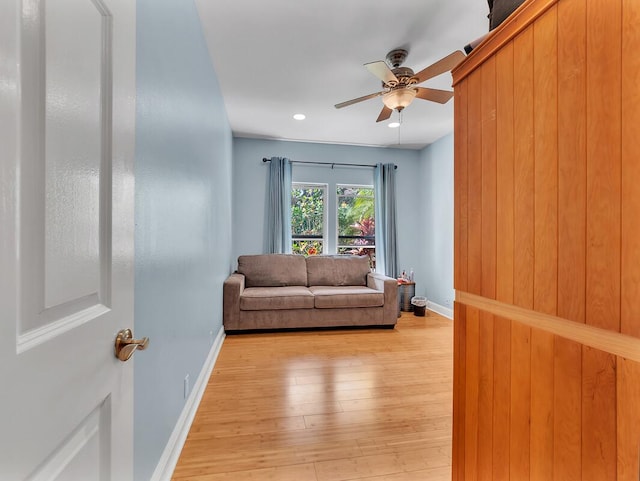 71-1371 Puu Kamanu Ln, Kailua-Kona, HI 96740 - living room with baseboards, a ceiling fan, light wood-style flooring, and recessed lighting